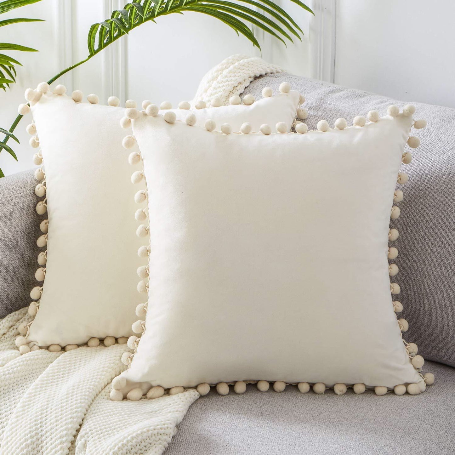Velvet Sphere Lace – Cuscino a Sfera in Velluto con Finiture in Pizzo