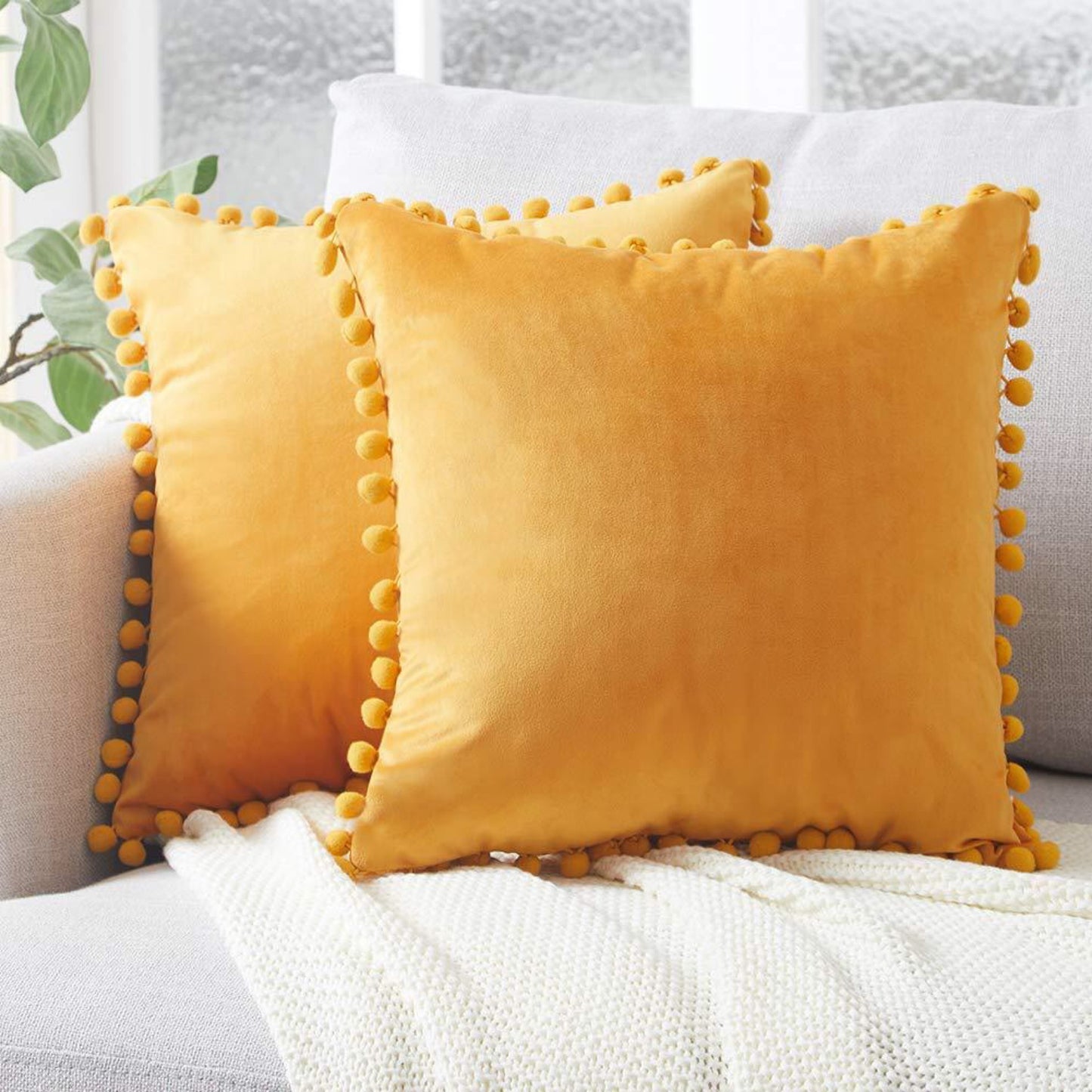 Velvet Sphere Lace – Cuscino a Sfera in Velluto con Finiture in Pizzo