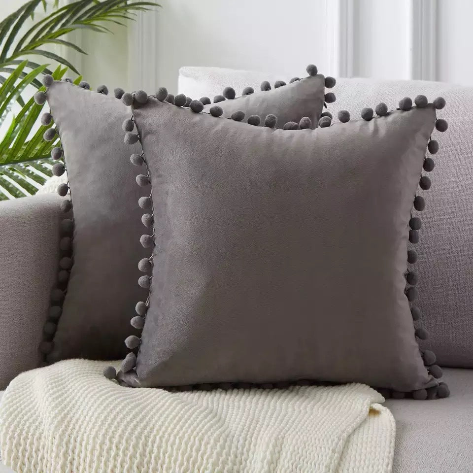 Velvet Sphere Lace – Cuscino a Sfera in Velluto con Finiture in Pizzo
