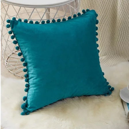 Velvet Sphere Lace – Cuscino a Sfera in Velluto con Finiture in Pizzo