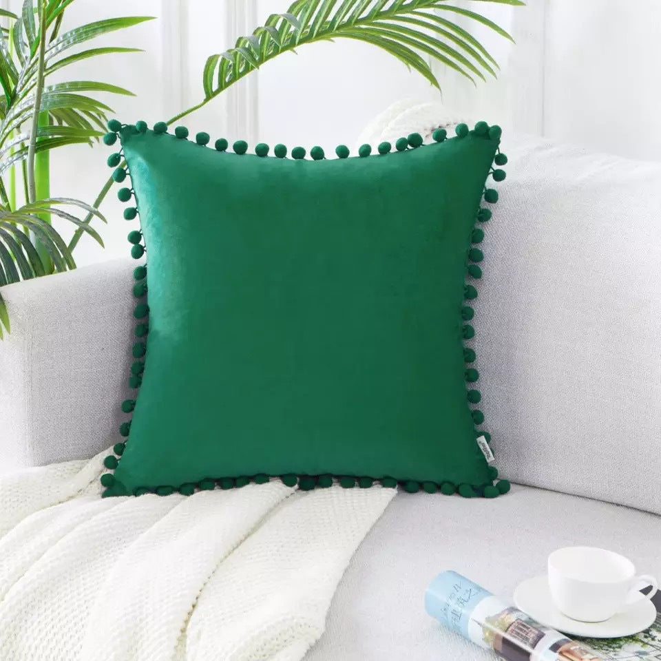 Velvet Sphere Lace – Cuscino a Sfera in Velluto con Finiture in Pizzo