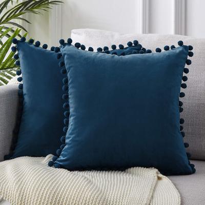 Velvet Sphere Lace – Cuscino a Sfera in Velluto con Finiture in Pizzo