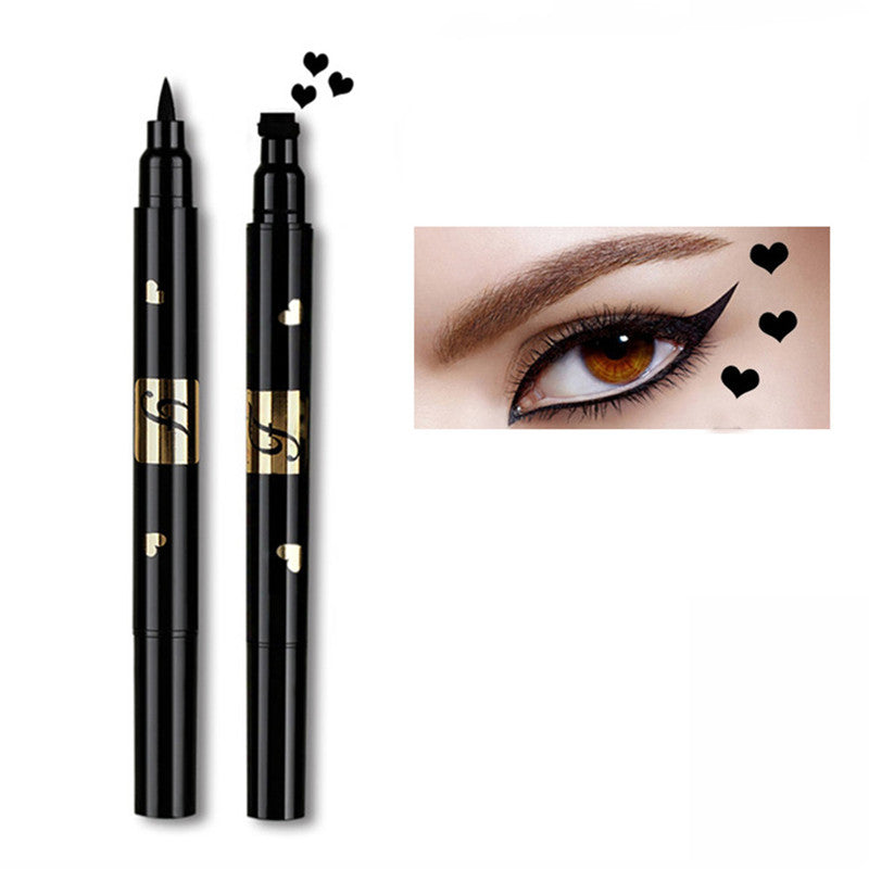 Eyeliner a doppia punta