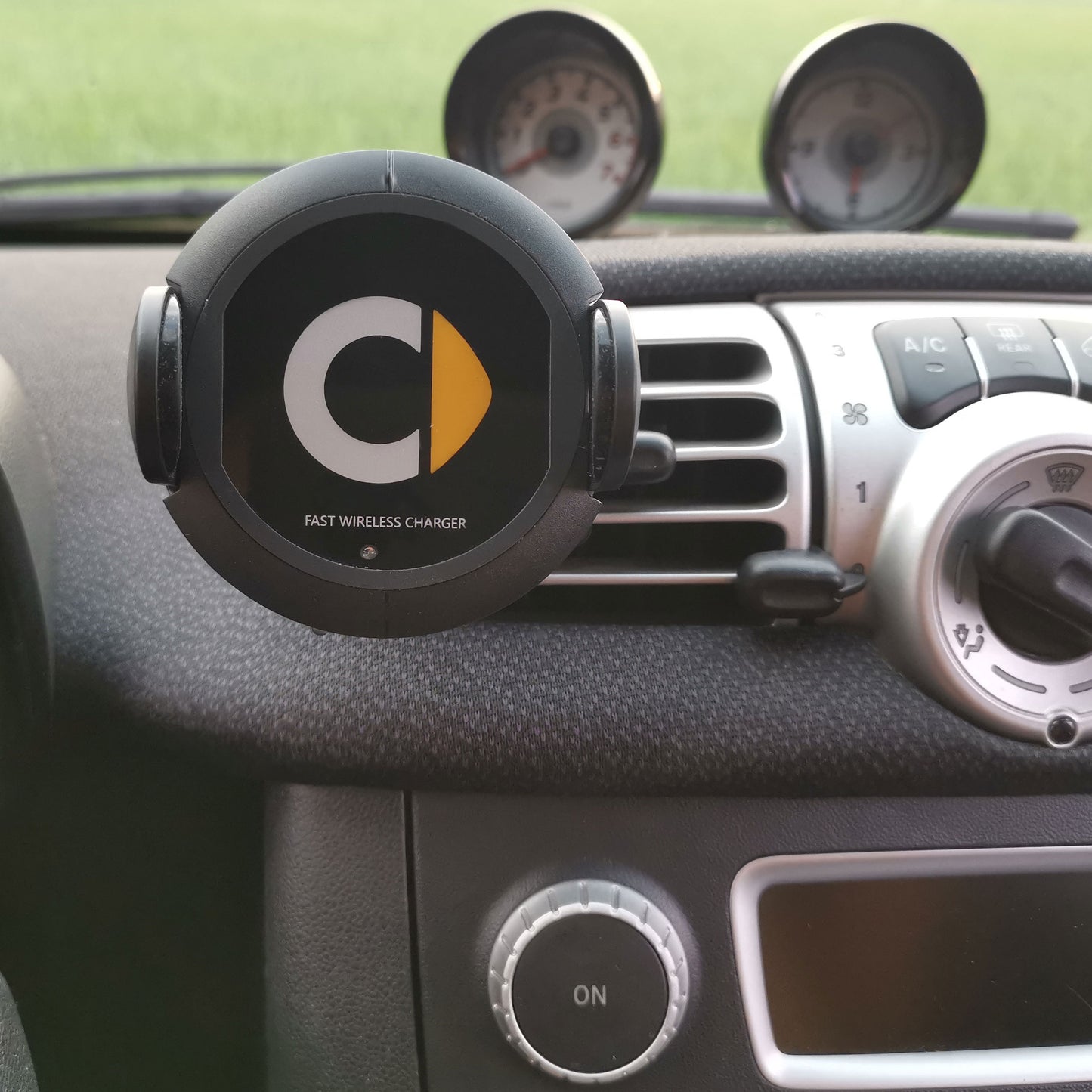 Caricabatterie Wireless Smartphone per Auto