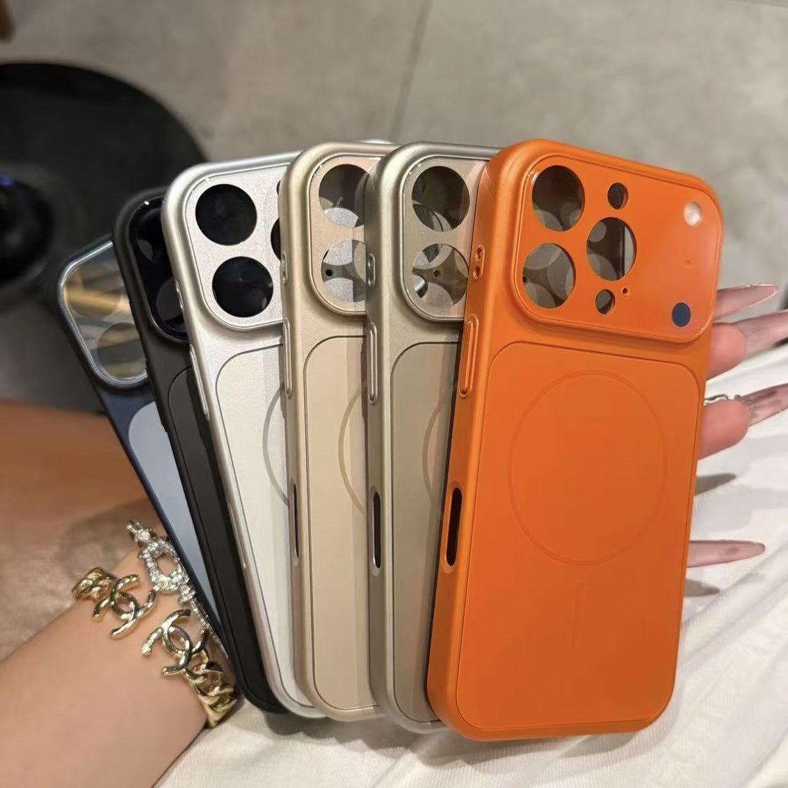 Nano-Frost MagSafe: Cover in Vetro Satinato (Iphone 13-14-15-16-17 / 17 Air / 13-14-15-16-17 Pro / 13-14-15-16-17 Pro Max)