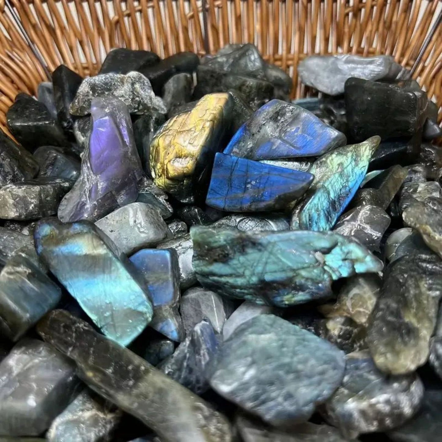 AuroraStone - Labradorite Grezza Iridescente