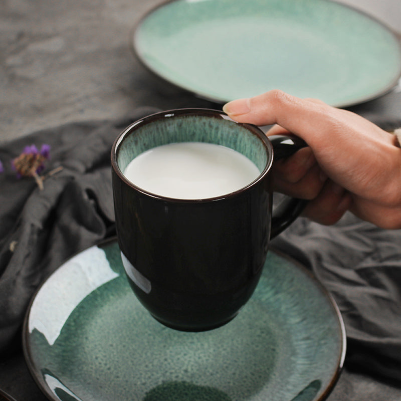 Nile Royal Emerald - Set in Porcellana