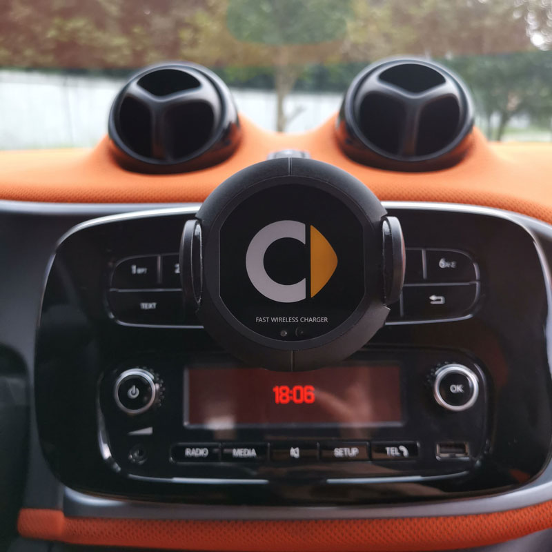 Caricabatterie Wireless Smartphone per Auto