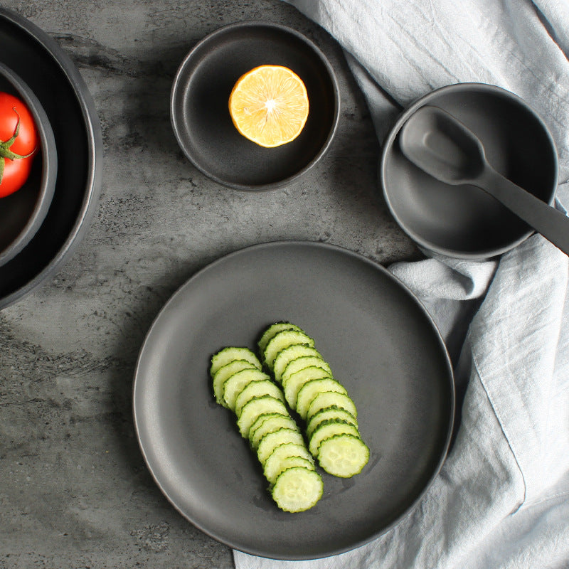 Set Ceramica Nordica: Piatti Bistecca e Ciotole Riso